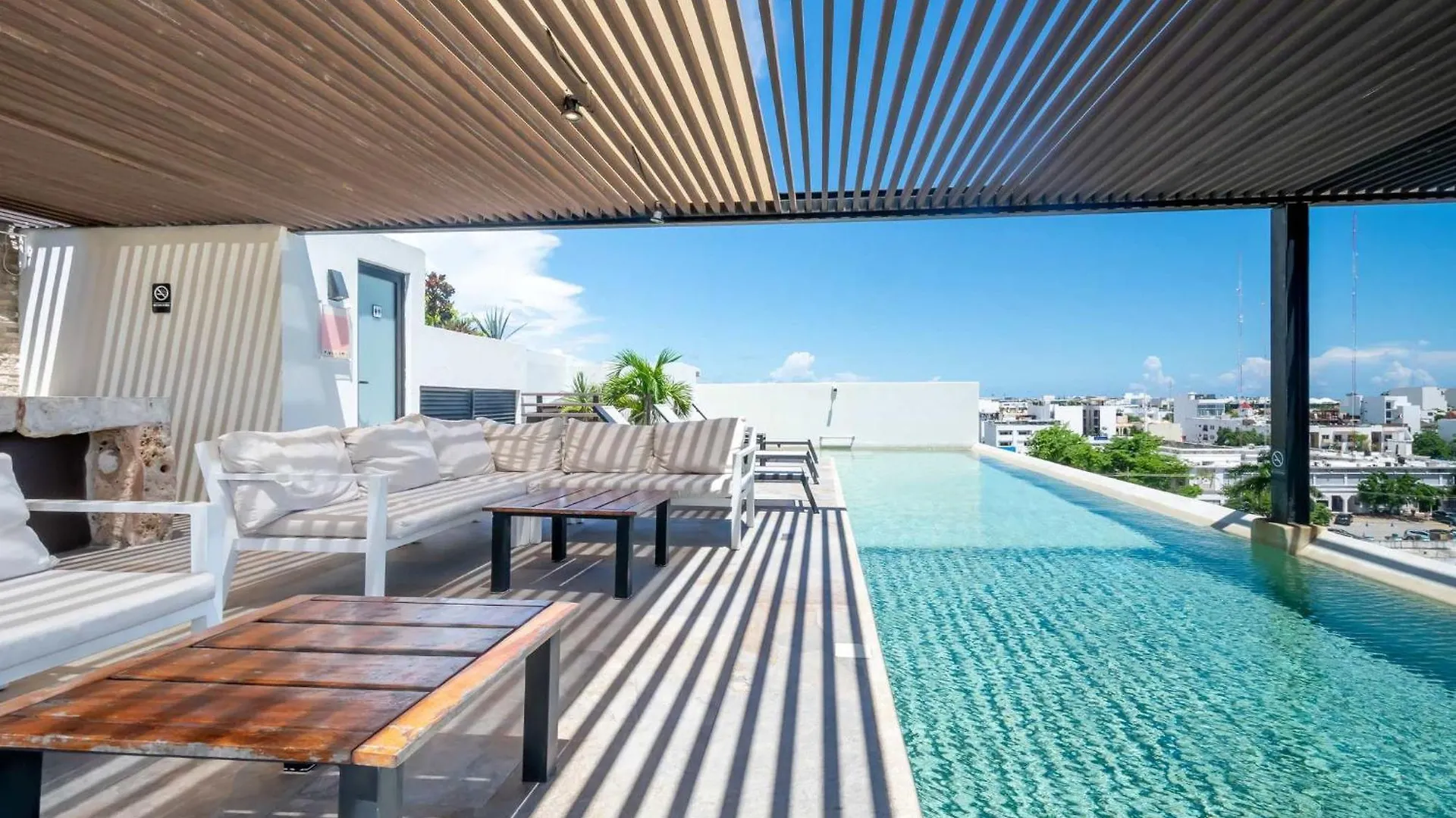 Holiday home Oceanview Pool & Lounge Private Balcony Gym & Bbq Villa Playa del Carmen
